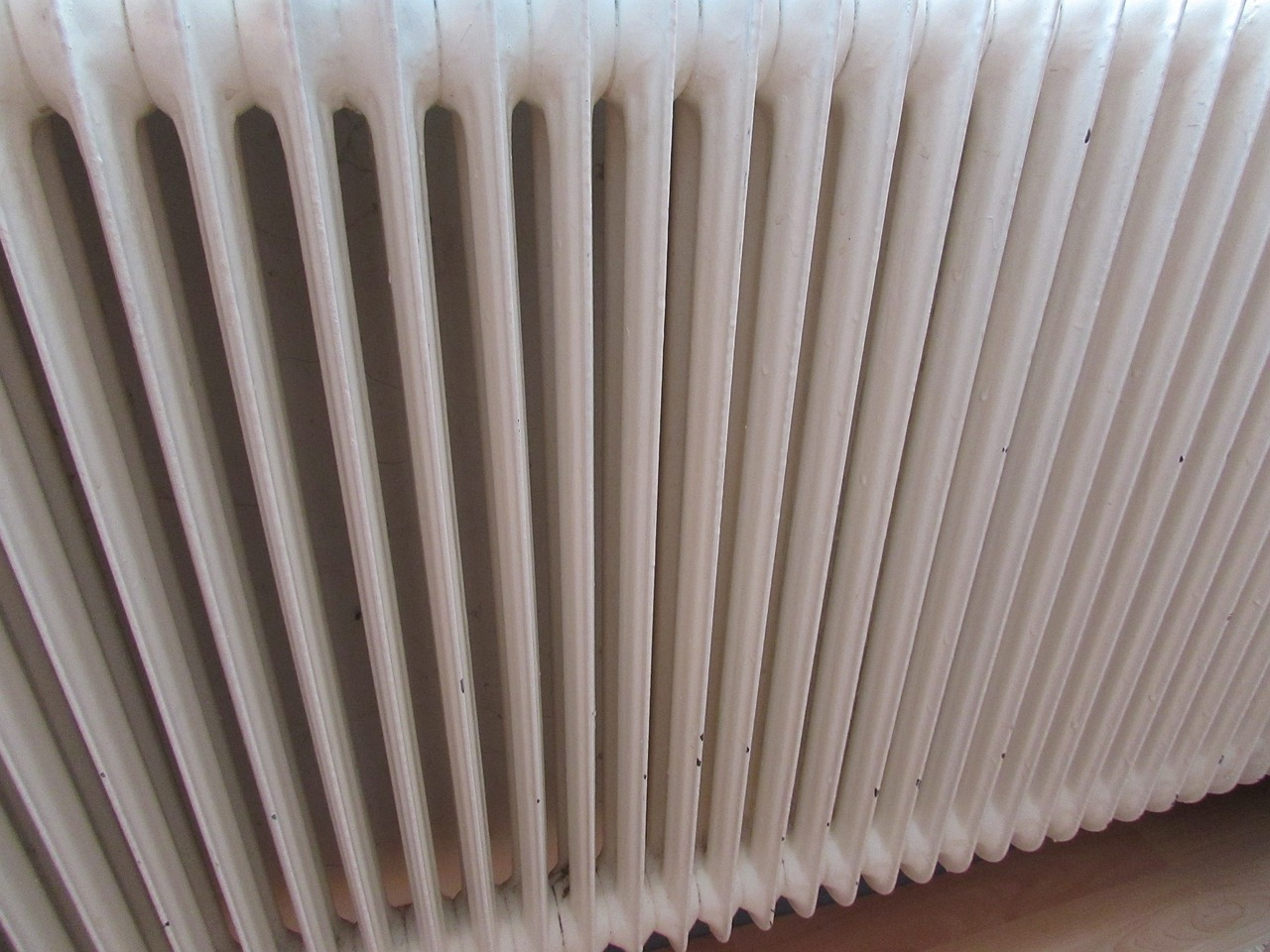 Comment purger un radiateur en fonte : les étapes à suivre