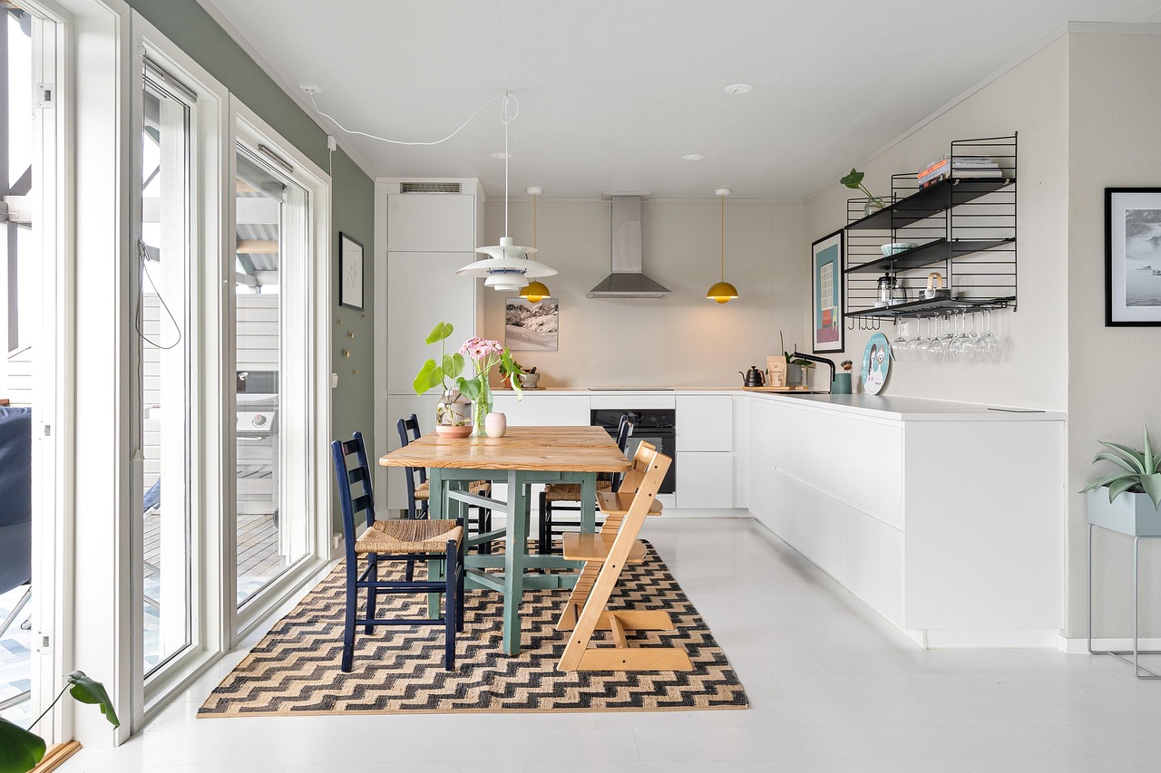 Optimisez l'espace avec la création de cuisine sur mesure ergonomique !