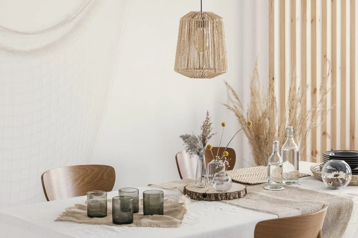 Comment associer bougies et éléments naturels pour une déco de table authentique ?