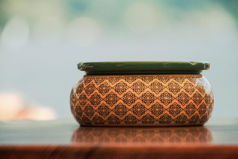 Cendrier design : l’objet déco inattendu qui apporte du style à votre intérieur
