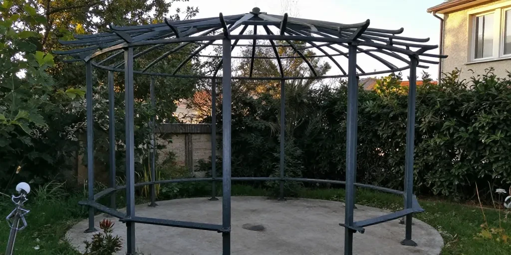 Pergola fer forgé artisanal : pourquoi les faux artisans vous ruinent votre projet