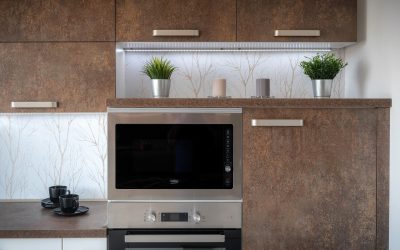 Comment_nettoyer_la_porte_du_four_entre_les_2_vitres_:_voici_nos_astuces