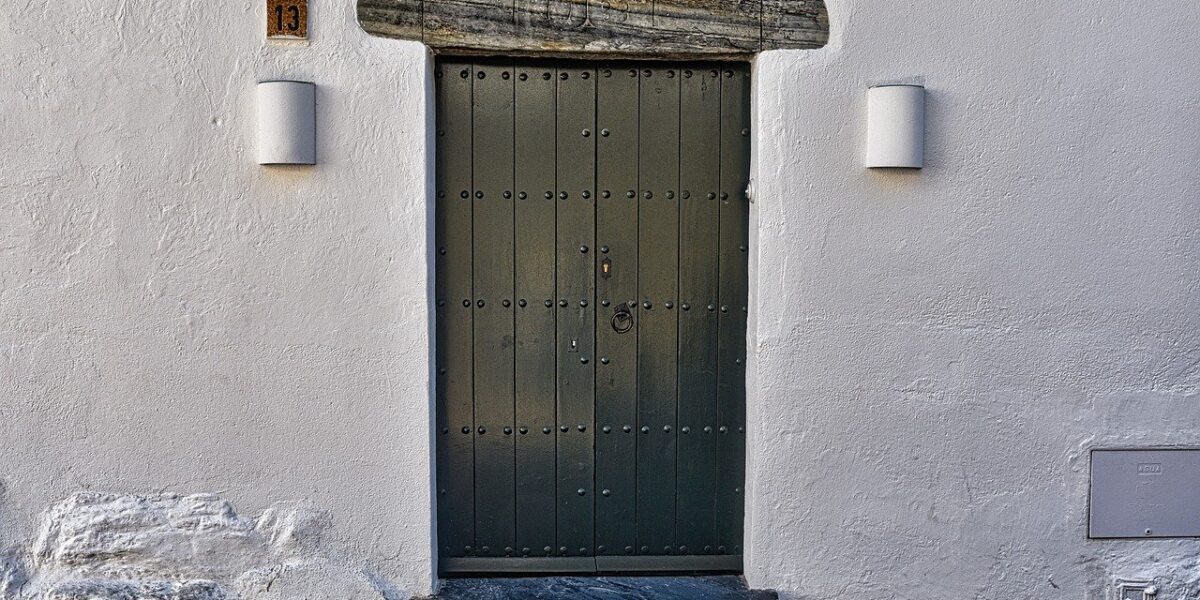 Comment_traiter_efficacement_les_fissures_de_peinture_dans_votre_maison_?